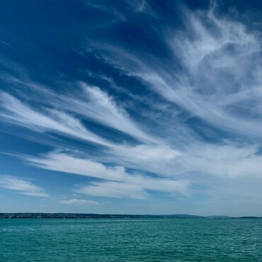 Schleierwolken über dem  türkisfarbenen Bodensee - Leserfoto: Daniel Rüede 61