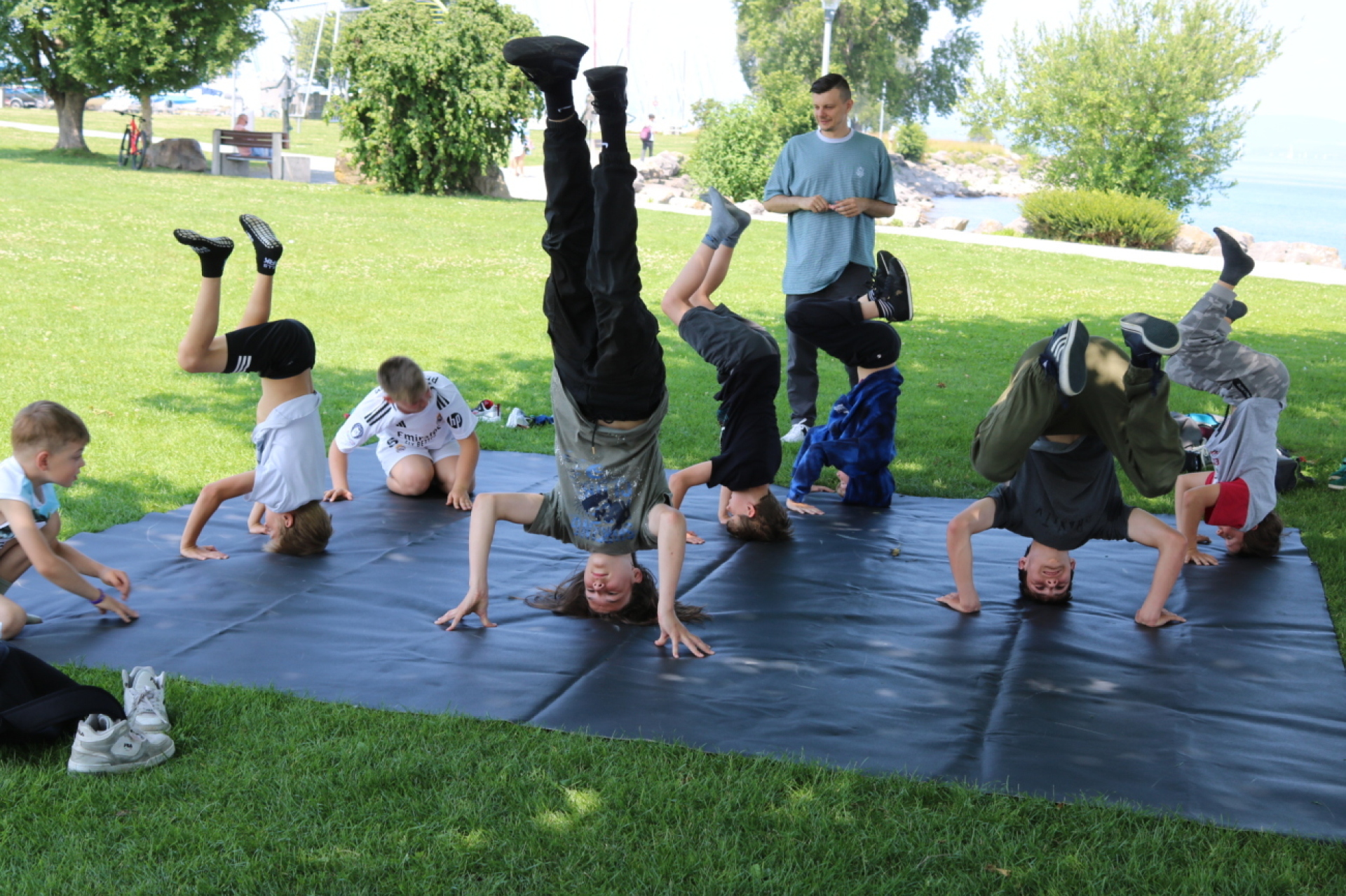 Streetshow im Schatten