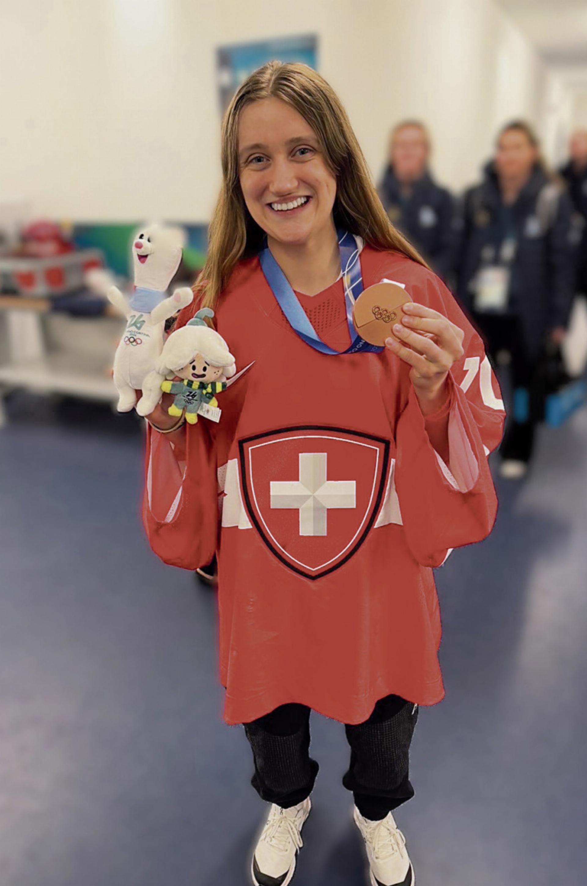 Olympia-Bronze für Schweizer Frauen-Eishockeymannschaft mit Romanshorner Beteiligung - Das Bild wird blockiert. – Möglicherweise durch einen aktiven Adblocker.