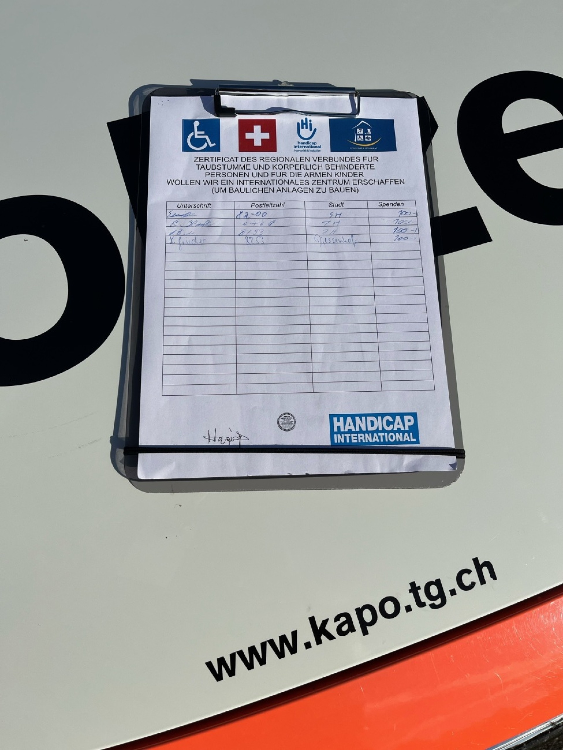 Der Bettler nutzte solche Formulare. Die angeblichen Spenden sind selbst eingetragen, um andere Personen zur Spende zu animieren. (Bild: Kantonspolizei Thurgau)