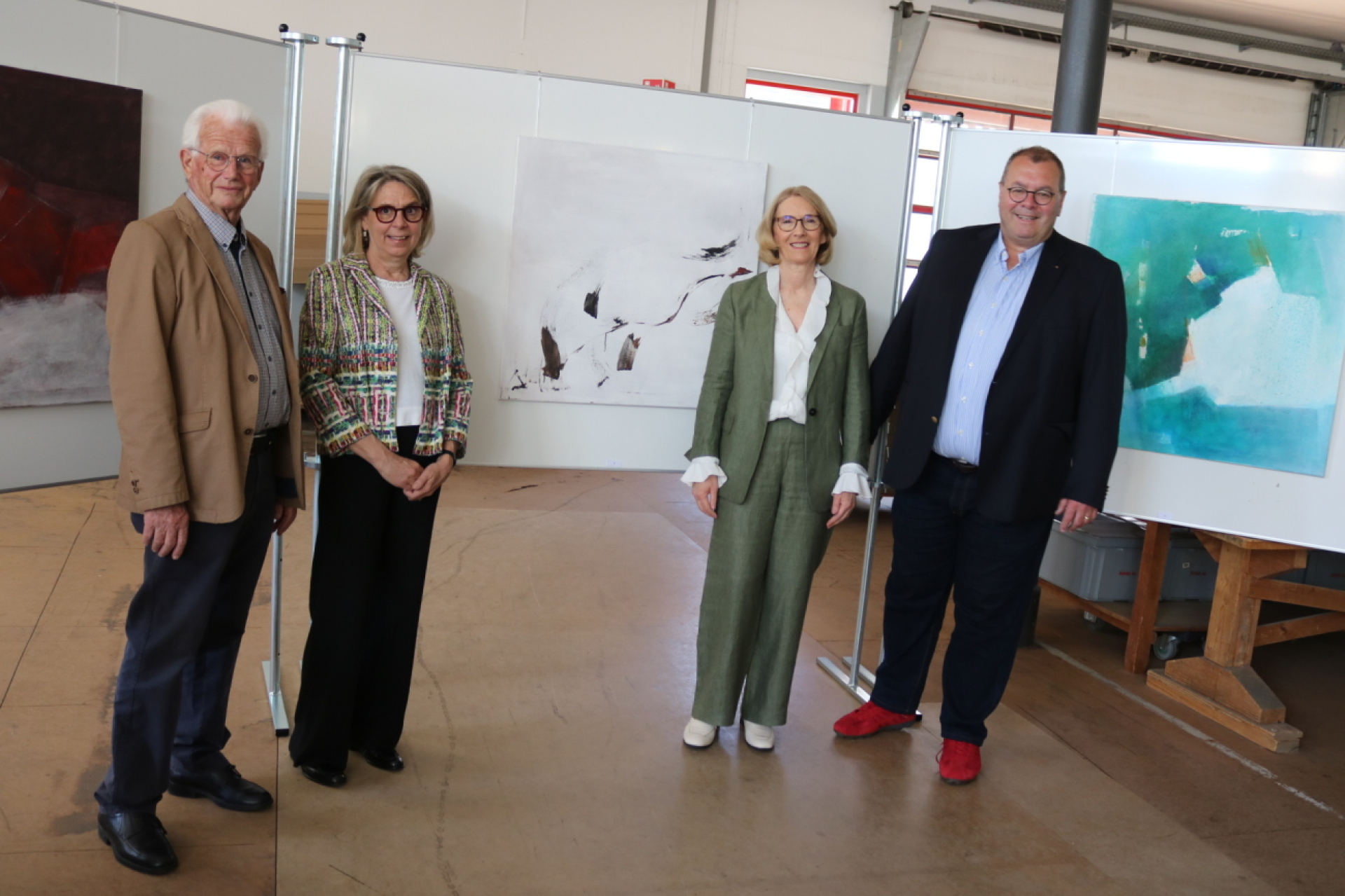 Sie haben die beiden Ausstellungen möglich gemacht (von links): Albert Mayer, Gerda Leipold, Maria del Carmen und Thomas Maron. Foto: Markus Bösch