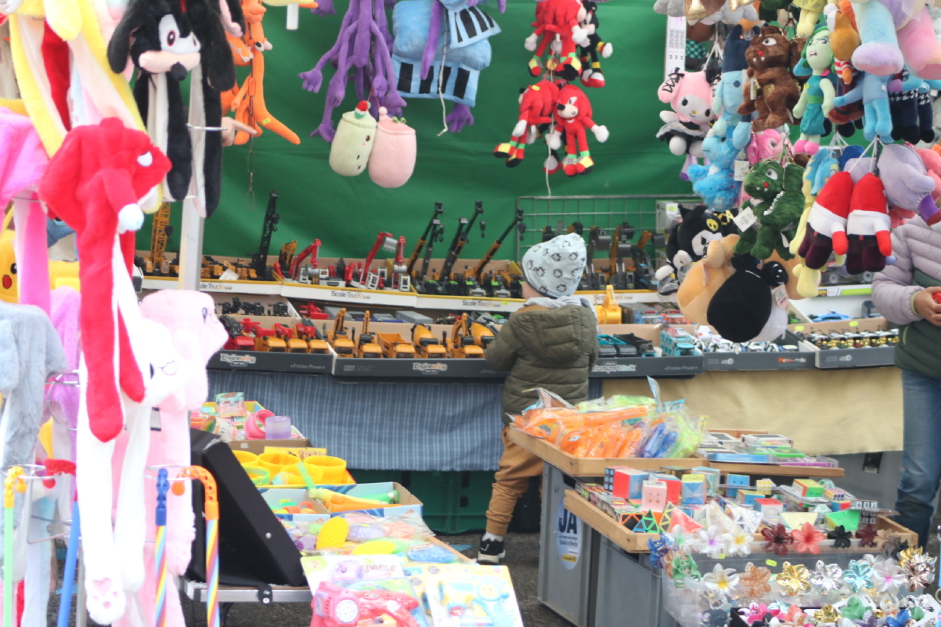 Wenn Düfte, Spielzeug und Bahnen verführen, ist Jahrmarkt