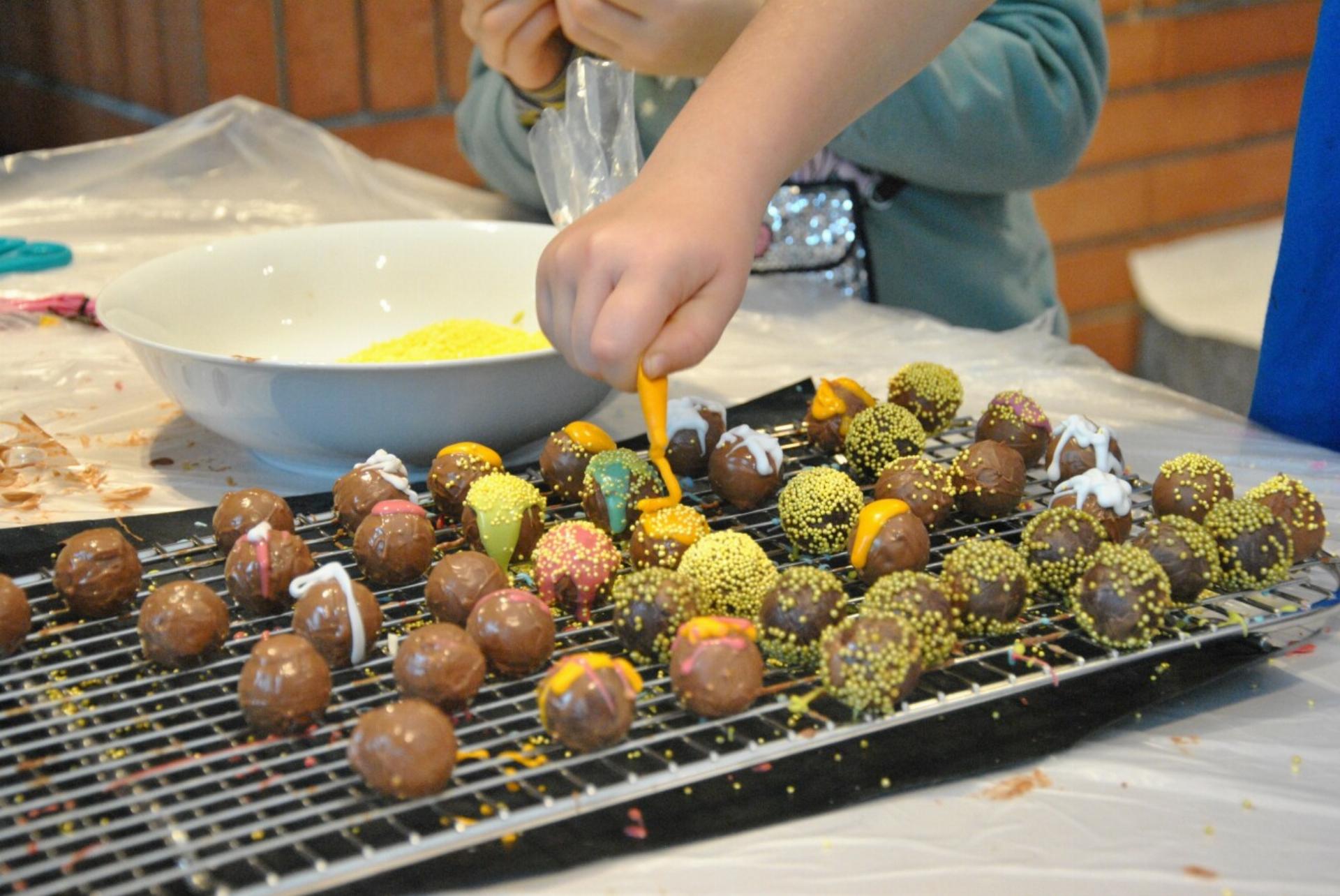 Weihnachtsbasteln - Das Bild wird blockiert. – Möglicherweise durch einen aktiven Adblocker.