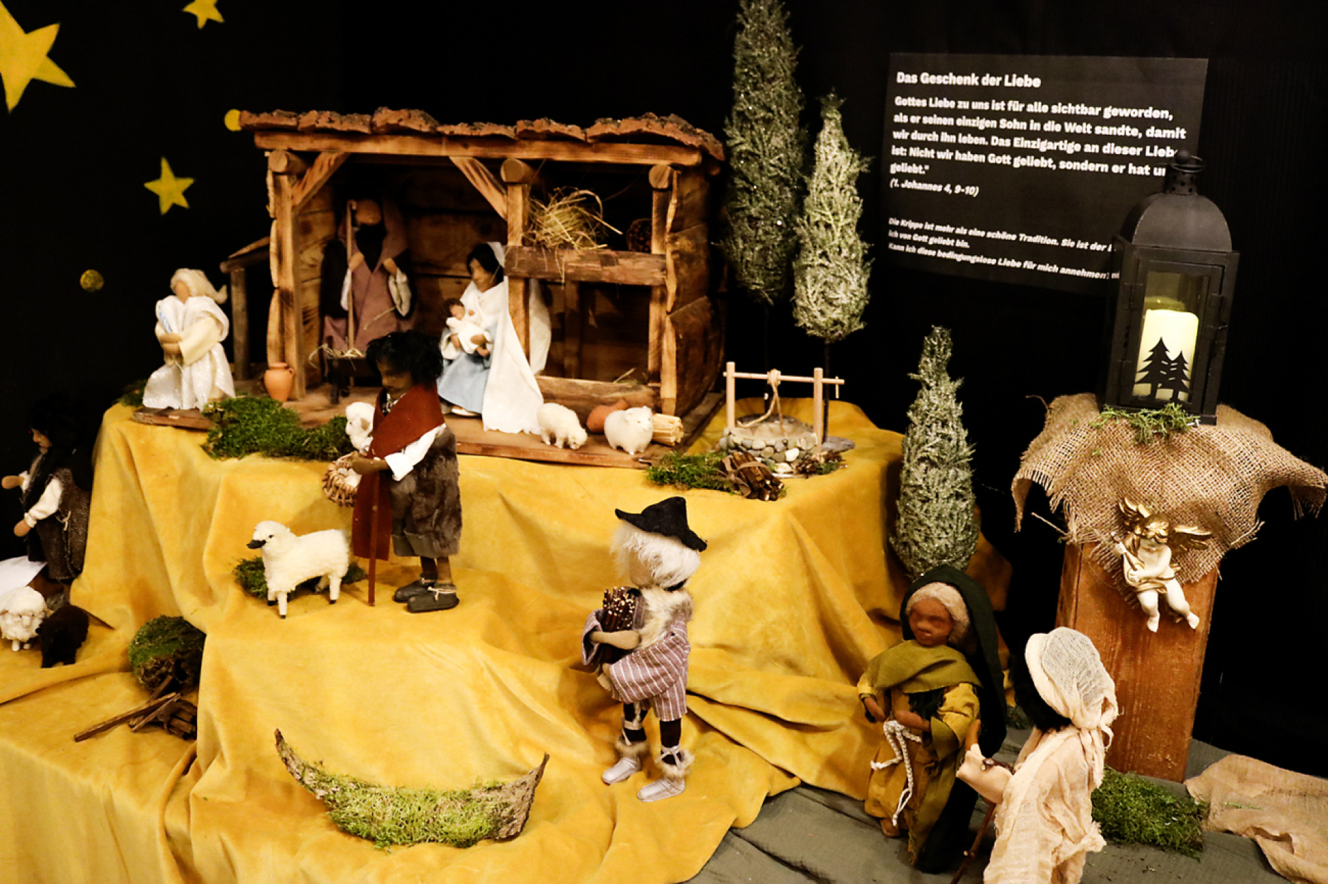 23 Krippen erzählen von Weihnachten - Das Bild wird blockiert. – Möglicherweise durch einen aktiven Adblocker.