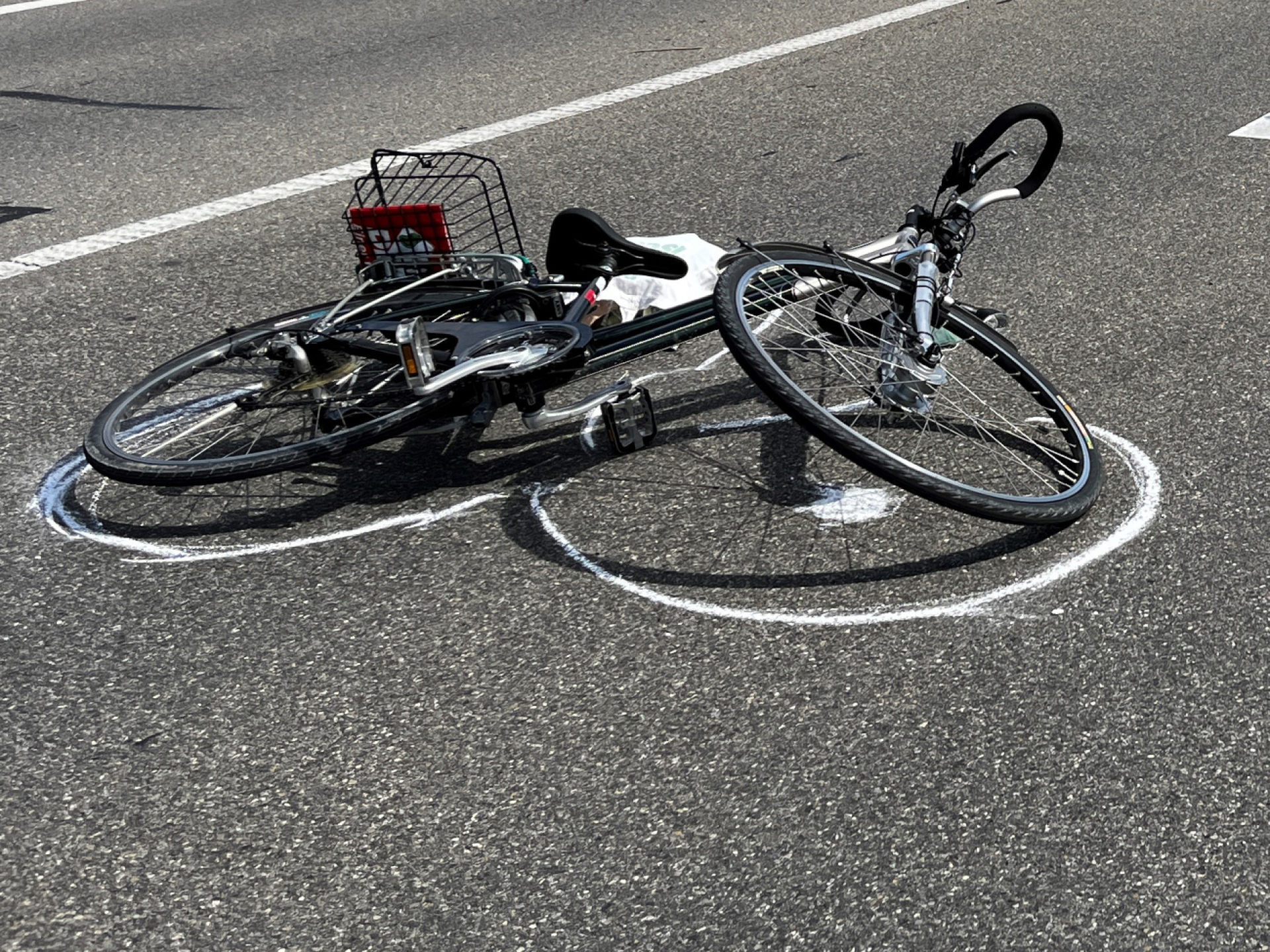 Velofahrer schwer verletzt − Zeugen gesucht - Das Bild wird blockiert. – Möglicherweise durch einen aktiven Adblocker.