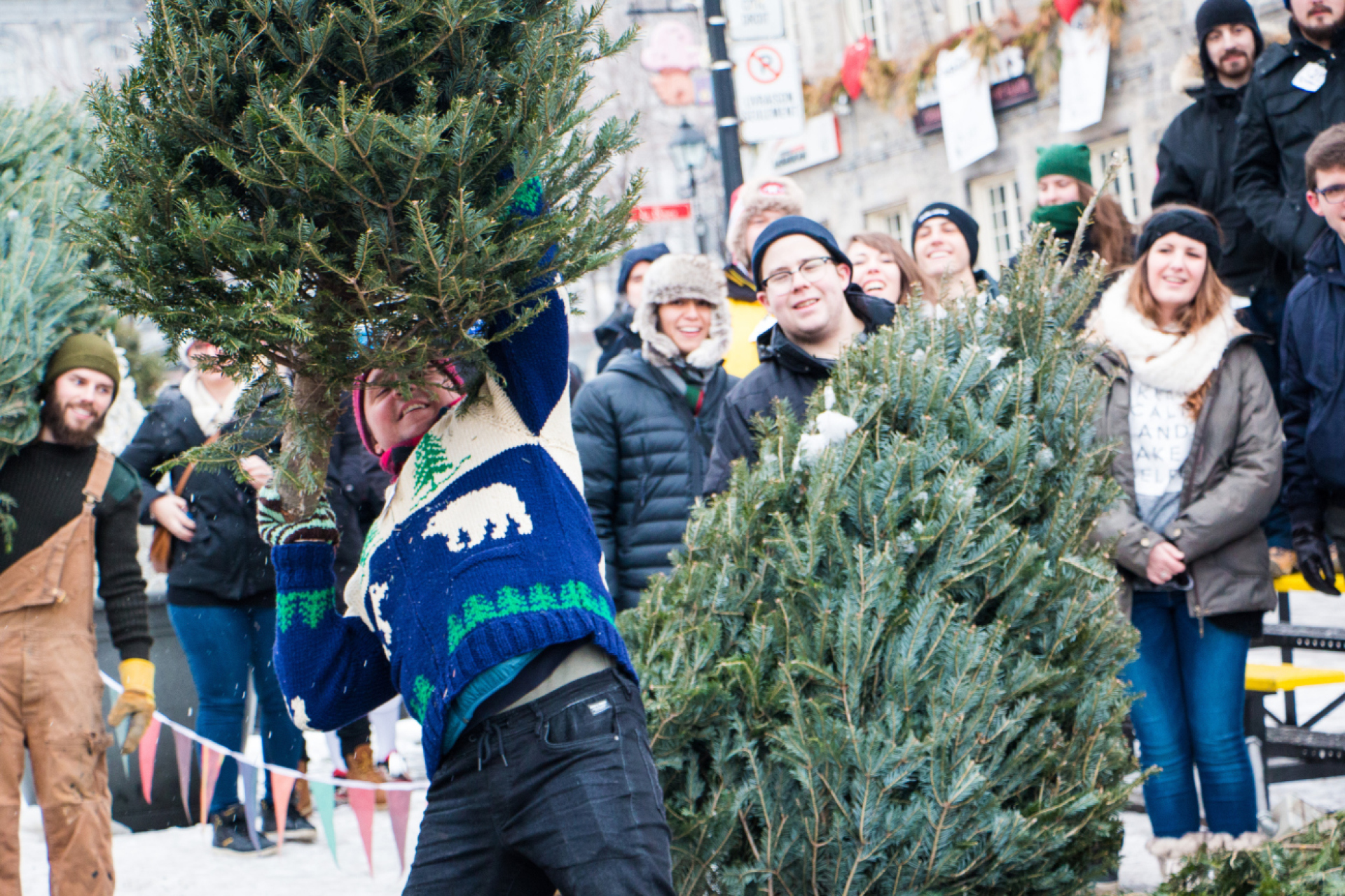 Erstes Romanshorner Christbaumwerfen am Hafenareal in Romanshorn