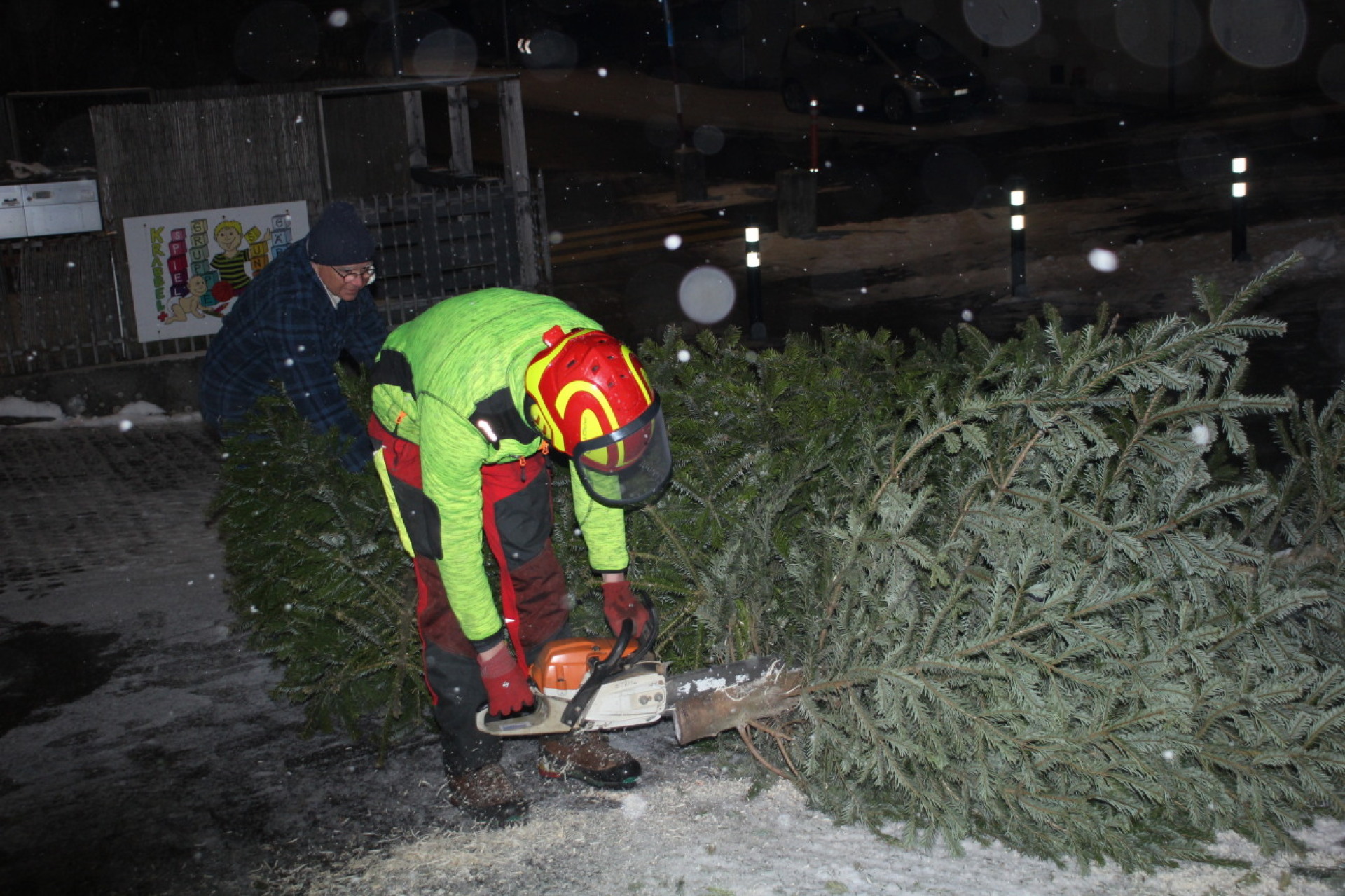 «Christbaumhäckslete» mit Neujahrsapéro in Uttwil - Das Bild wird blockiert. – Möglicherweise durch einen aktiven Adblocker.