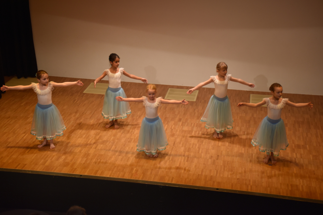Die Tanzgruppe der Musikschule bot eine Showeinlage. Die Tanzgruppe der Musikschule bot eine Showeinlage.