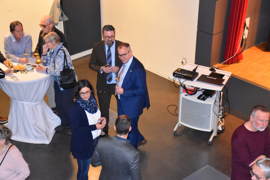 Stadtpräsident Roger Martin im Gespräch mit Regierungsrat Urs Martin. Stadtpräsident Roger Martin im Gespräch mit Regierungsrat Urs Martin.