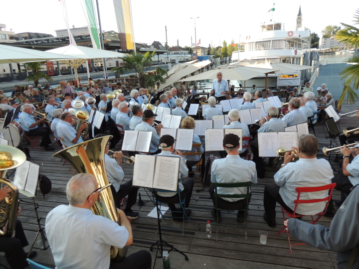 Die Veteranenmusik Thurgau spielt am Dienstag, 12. August, um 19 Uhr auf der Hafenplattform beim Restaurant Hafen in Romanshorn. Foto: Archiv Andreas von Bergen