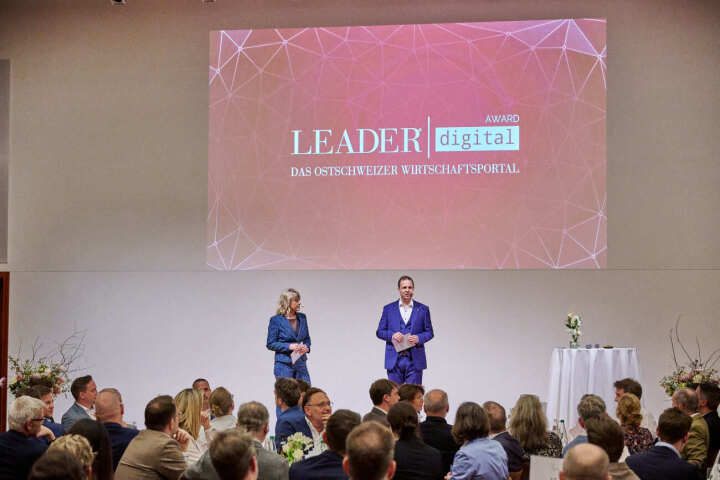 LEADER Digital Award 2025: Moderiert wird der Abend auch 2025 von Daniela Lager (SRF). Foto: zVg. 