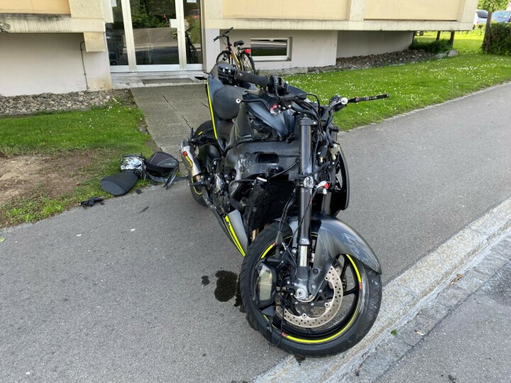 Der Motorradfahrer verletzte sich schwer. Foto: Kantonspolizei Thurgau