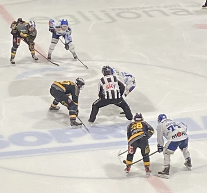 EHC Wetzikon − PIKES EHC Oberthurgau 5:1. Die PIKES kamen nicht auf Touren. Foto: Hansruedi Vonmoos EHC Wetzikon − PIKES EHC Oberthurgau 5:1. Die PIKES kamen nicht auf Touren. Foto: Hansruedi Vonmoos