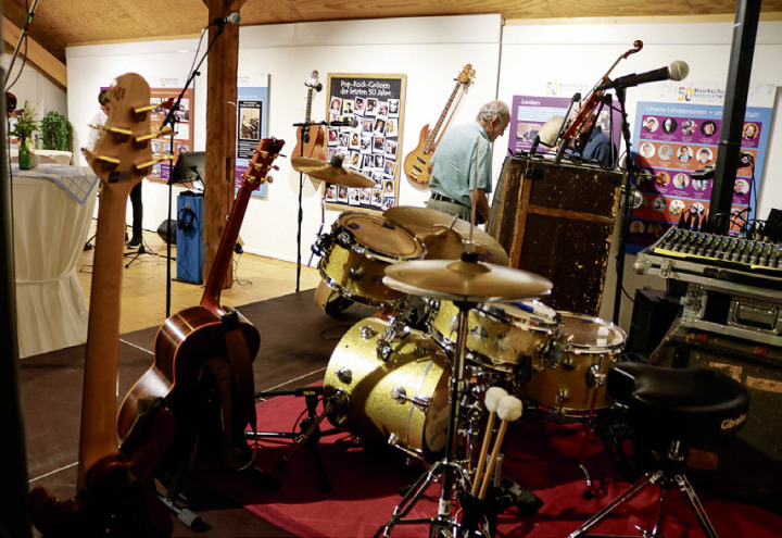 Werdegang, Gegenwart und Zukunft: 50 Jahre Musikschul-Geschichte, derzeit zu sehen im Museum am Hafen. Fotos: Markus Bösch