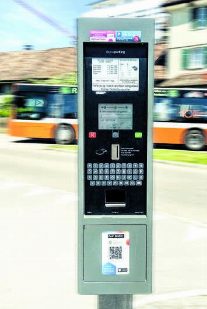 Digitaler Parkautomat: Einfaches Handling und verschiedene Zahlungsmöglichkeiten.