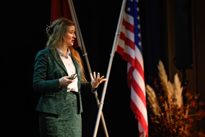 Professorin Claudia Franziska Brühwiler brachte den Gästen des TKB-Anlegerforums das amerikanische Denken näher.