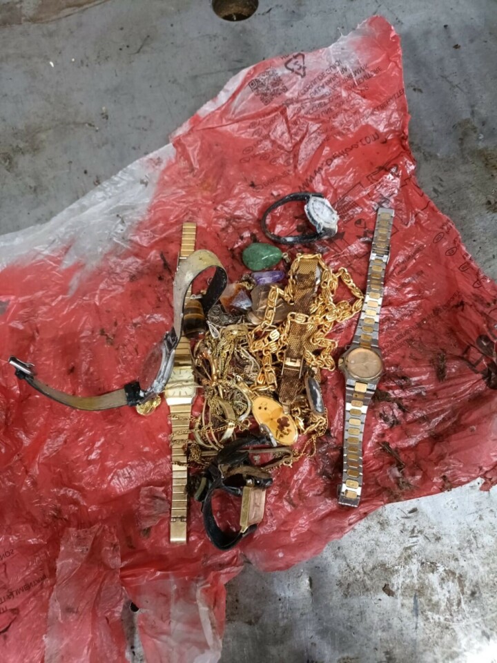 Mehrere Schmuckgegenstände wurden in Weinfelden aufgefunden. (Bild: Kantonspolizei Thurgau) Mehrere Schmuckgegenstände wurden in Weinfelden aufgefunden. (Bild: Kantonspolizei Thurgau)