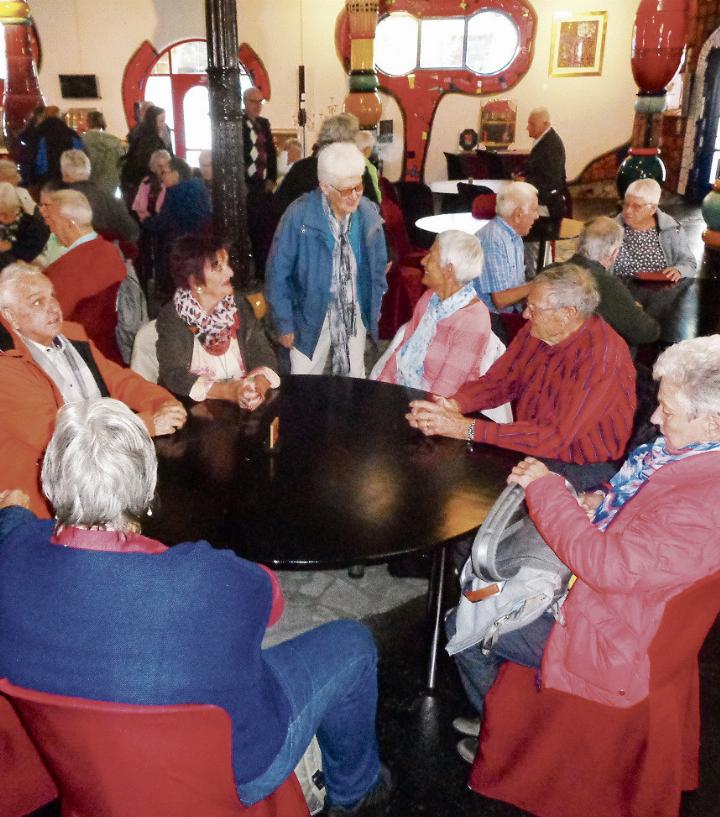 Halt in der Hundertwasser-Markthalle in Altenrhein. Foto: Christian Herbst