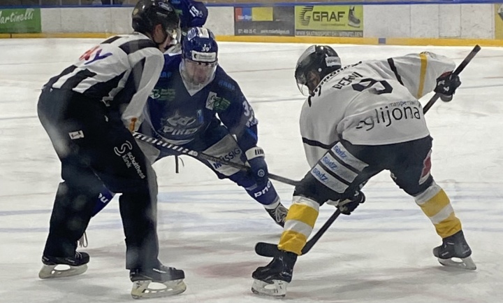 Beweisen im EZO vor Heimpublikum, dass sie in der Lage sind, auch einem sehr starken Gegner wie Wetzikon zu widerstehen: die Hechte gewinnen das Spiel im Penaltyschiessen mit 6:5 (3:3-0:0-2:2-1:0)! Foto: PIKES EHC Oberthurgau 