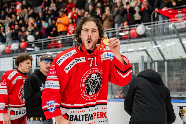 Joël Quartenoud hat mit dem EHC Winterthur den Schweizer Meistertitel bei den U21-Top-Junioren gewonnen. Fotos: zVg.