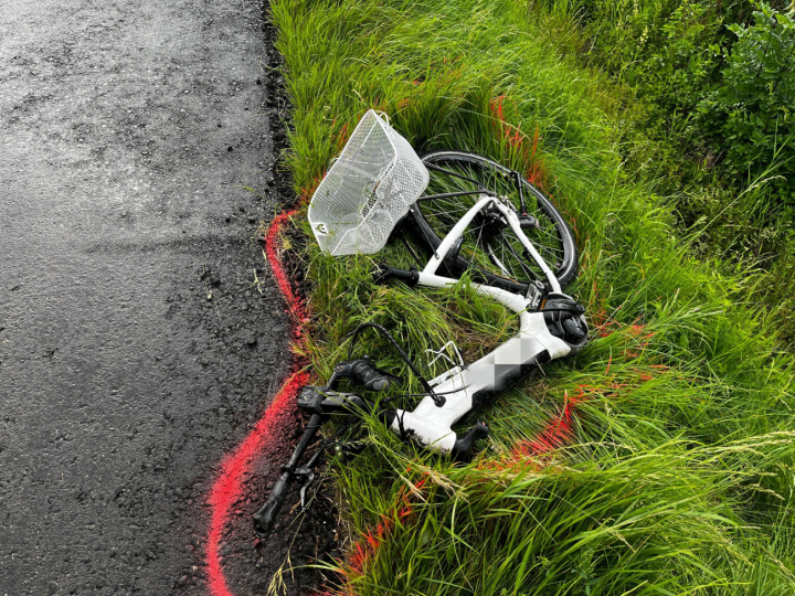 Der E-Bike-Fahrer erlag am Unfallort seinen schweren Verletzungen. Fotos: Kantonspolizei Thurgau