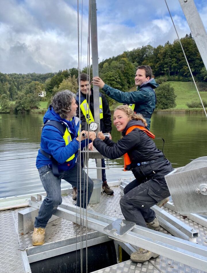 Bohraktion auf dem Hüttwilersee im Herbst 2019. Bilder: Departement Umweltwissenschaften, Geoökologie, Universität Basel