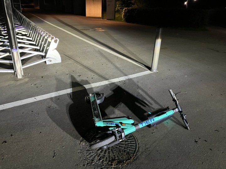 Der E-Scooter-Fahrer wurde leicht verletzt. Foto: Kantonspolizei Thurgau