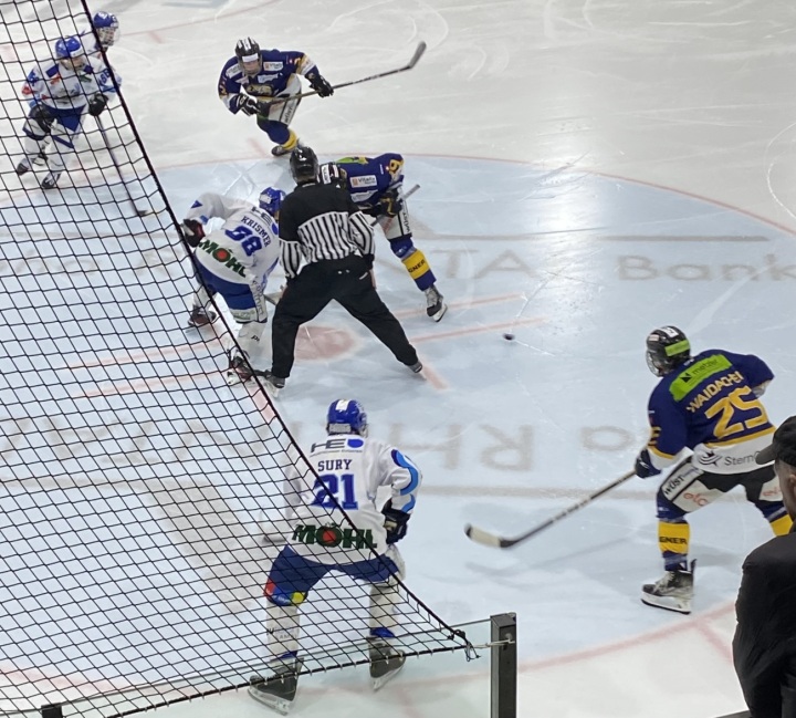 Die Siegesserie ist gerissen: Nach sieben Spielen ohne Niederlage gaben die PIKES Sekunden vor Spielende das Heft aus der Hand. Foto: Hansruedi Vonmoos