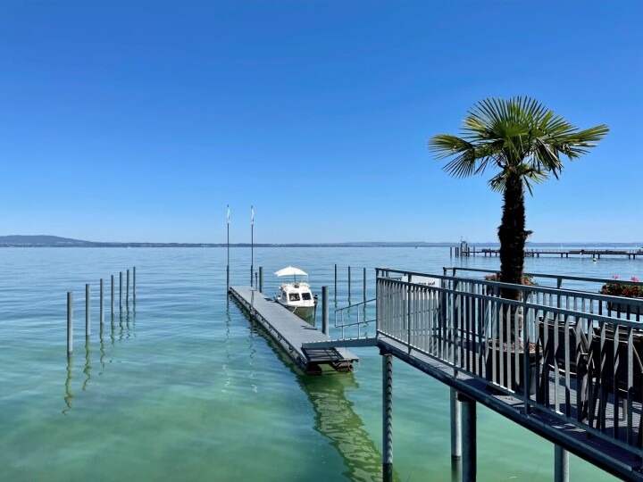 Warum denn in die Ferne schweifen… «Pier» in Uttwil. Fotos: Thurgau Tourismus