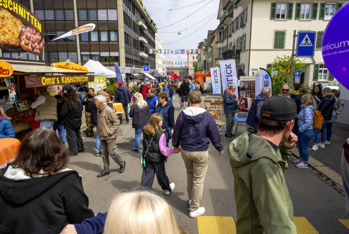 Am Sonntag, 26. April, verwandelt sich die Romanshorner Innenstadt von 10 bis 17 Uhr in eine pulsierende Flaniermeile. Foto: Verein Romanshorner Lenz