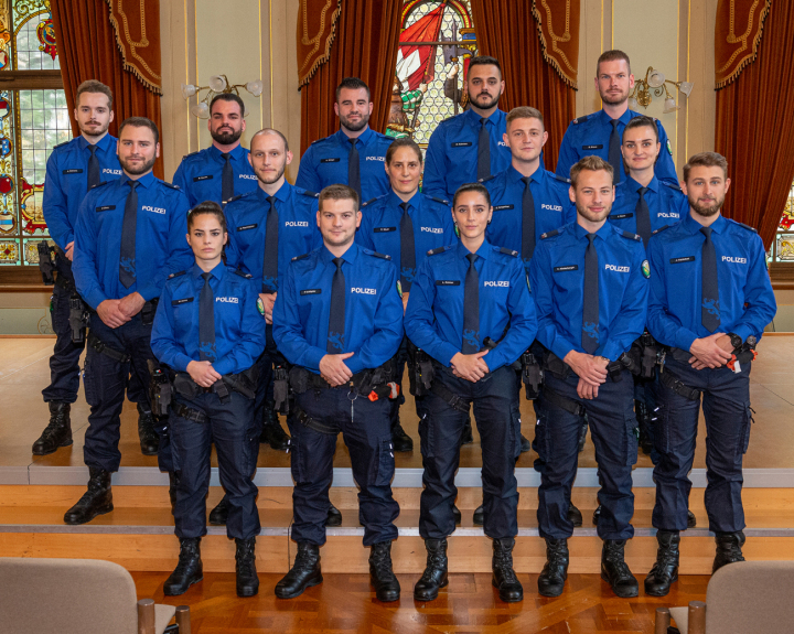 Vier Polizistinnen und elf Polizisten haben ihre Ausbildung erfolgreich abgeschlossen. Foto: Kantonspolizei Thurgau