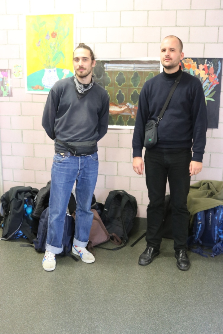 Vincent Scarth (links) war Schüler an der Kanti: Zusammen mit Lorenz Boskovic unterrichtet er und beide sind künstlerisch tätig. Fotos: Markus Bösch