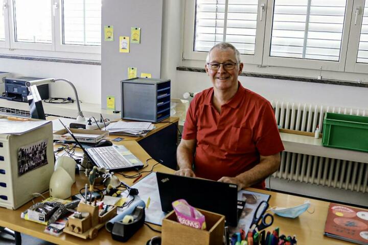 Über 44 Jahre im Schuldienst: Willi Hauser geht in Pension. Foto: Markus Bösch