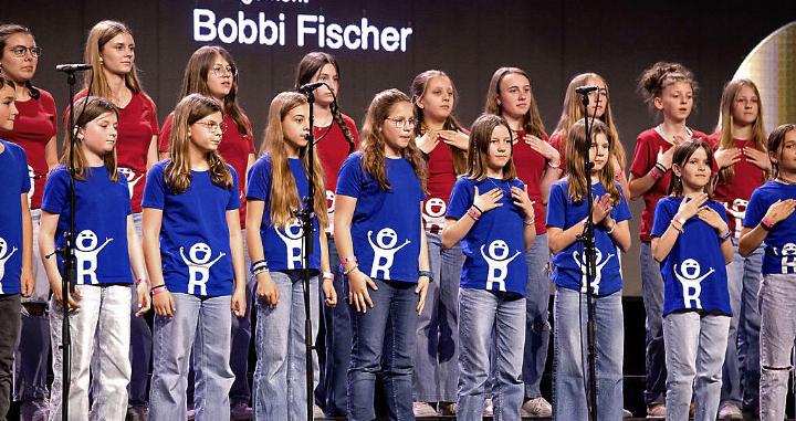 Hochkonzentration bei der Bodypercussion: Die Auftritte am SKJF machen sowohl zum Hören als auch zum Sehen etwas her. Fotos: MarisaVPhoto