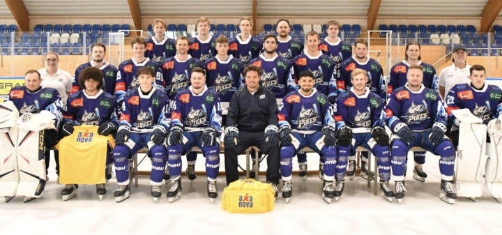 Die Mannschaft zeigt Moral und glaubt an sich und ihre Fähigkeiten: 6:3-Sieg gegen den EHC Bülach. Foto: PIKES EHC Oberthurgau Die Mannschaft zeigt Moral und glaubt an sich und ihre Fähigkeiten: 6:3-Sieg gegen den EHC Bülach. Foto: PIKES EHC Oberthurgau