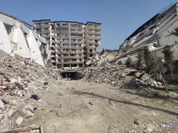 Vor zwei Jahren wurde die Überbauung, in der Aliye und Resit Gül eine Wohnung hatten, fertiggestellt. Sie wurde beim Erdbeben zerstört. Fotos Aliye Gül