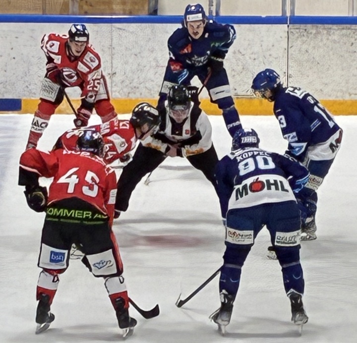 PIKES fahren eine 0:10-Kanterniederlage im letzten Heimspiel der laufenden MyHockey-League-Saison ein. Foto: Hansruedi Vonmoos PIKES fahren eine 0:10-Kanterniederlage im letzten Heimspiel der laufenden MyHockey-League-Saison ein. Foto: Hansruedi Vonmoos