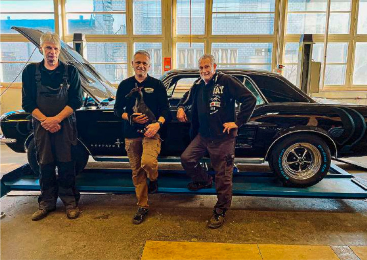 Das Team der Oldtimer-Werkstatt bringt jedes Fahrzeug zum Glänzen. Foto: zVg.