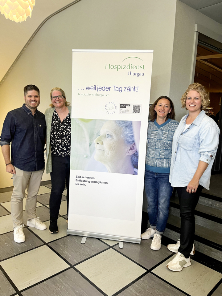 Team Hospizdienst Thurgau v. l.: Roman Peter, Regula Mohn, Marina Bruggmann, Evelyne Ruchti. Fotos: Conny David Team Hospizdienst Thurgau v. l.: Roman Peter, Regula Mohn, Marina Bruggmann, Evelyne Ruchti. Fotos: Conny David