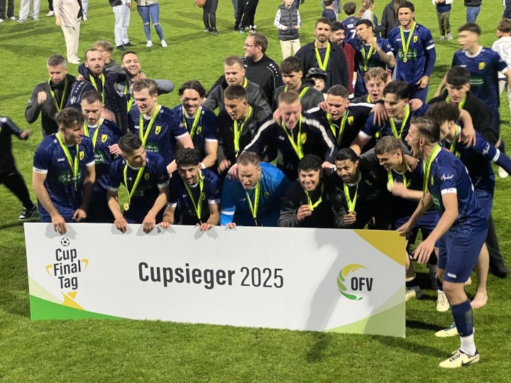 Der FCR hat es geschafft, Cupsieger 2025: Mit dem 7:0-Sieg im CH-Cup-2.-Liga-Final wartet nun ein grosser Gegner in der Hauptrunde. Foto: FC Romanshorn