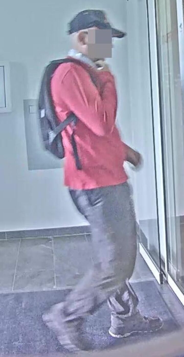 Bild des Täters verpixelt: Die Staatsanwaltschaft Thurgau bittet um Hinweise aus der Bevölkerung und fordert den Täter auf, sich freiwillig zu stellen. Sollte dies nicht geschehen, wird ein Bild des Täters unverpixelt veröffentlicht.  Quelle: Staatsanwaltschaft Thurgau