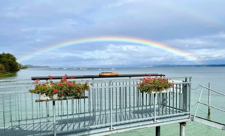 Das Siegerfoto: Länderverbindender Regenbogen, aufgenommen am 2. Oktober 2022 von Ruedi Dubs in Uttwil.