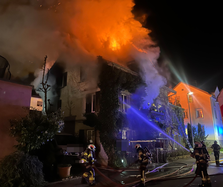 Beim Brand des Mehrfamilienhauses wurde niemand verletzt. (Bild: Kantonspolizei Thurgau) Beim Brand des Mehrfamilienhauses wurde niemand verletzt. (Bild: Kantonspolizei Thurgau)