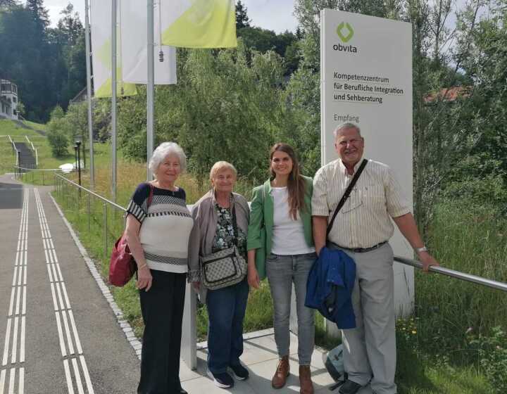 Ein Teil der Gruppe des Besuchsdienstes der Evangelischen Kirchgemeinde Romanshorn-Salmsach, die am Ausflug nach Wittenbach teilnahm (v. l.): Doris Viridén, Vreni Gyger, Nathalie Hefti, Peter Engler. Foto: zVg.