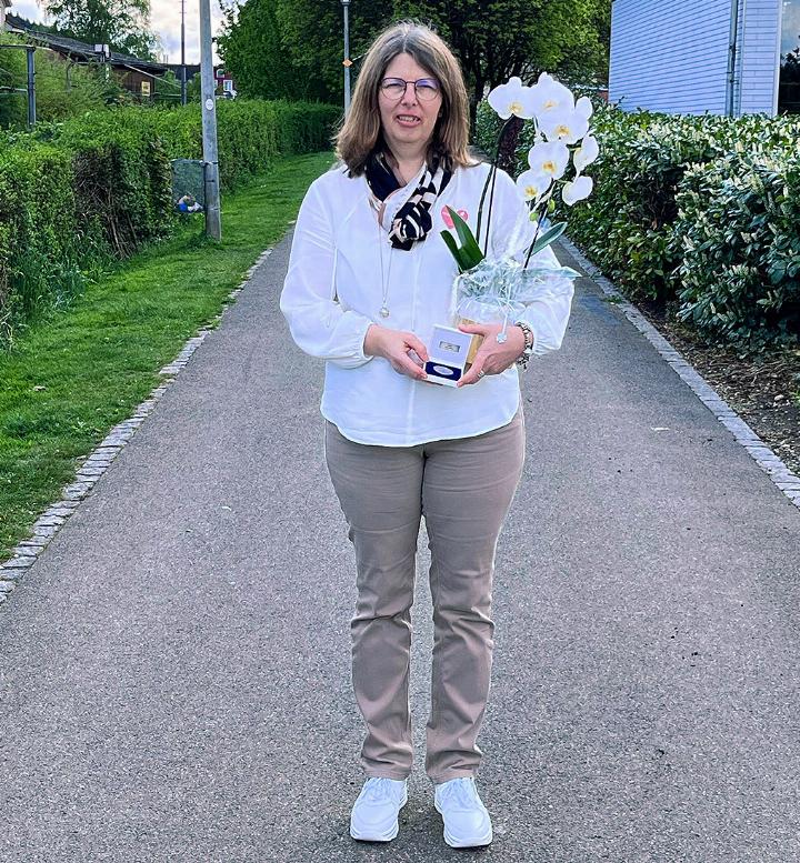 Iris Meier ist mit der Henry-Dunant-Medaille geehrt worden. Foto: Samariterverein Kesswil-Uttwil-Dozwil