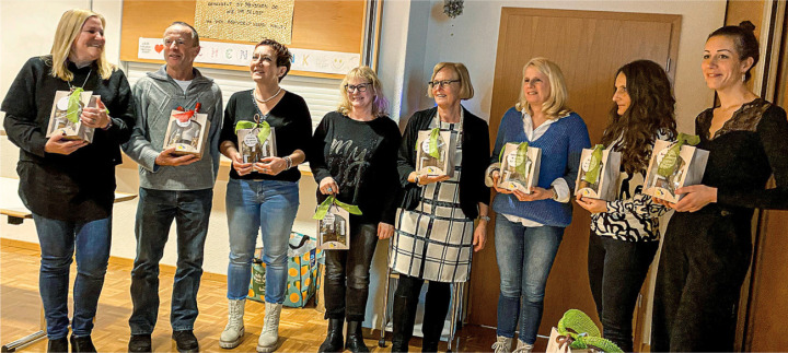 Von links: Monika Eggmann, Willi Bührer, Luzia Baumgartner, Daniela Baumann, Käthi Arnold, Diana Scheu, Nelly Gianotti, Nathalie Held. Fredy Soller (nicht auf dem Bild). Foto: Samariterverein Kesswil-Uttwil-Dozwil