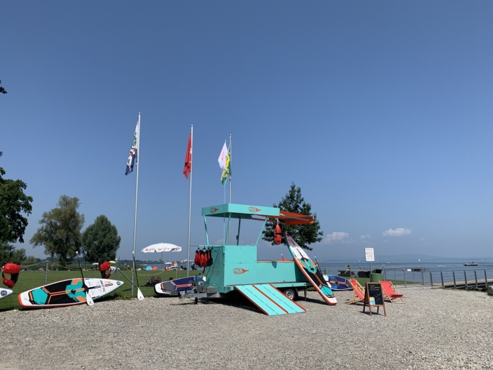 Egnach Strandbad Wiedehorn, − «Mitch the Tower» SUP-Mobil. Foto: Padl Bodensee