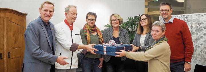 Mahlzeitendienst in neuen Händen (von links): Roman Imhof, Giuseppe Paradiso, Astrid Eigenmann, Mirjam Lenz, Andrea Müller, Susanne Schwizer, Roger Martin. Foto: Fachstelle Gesundheit