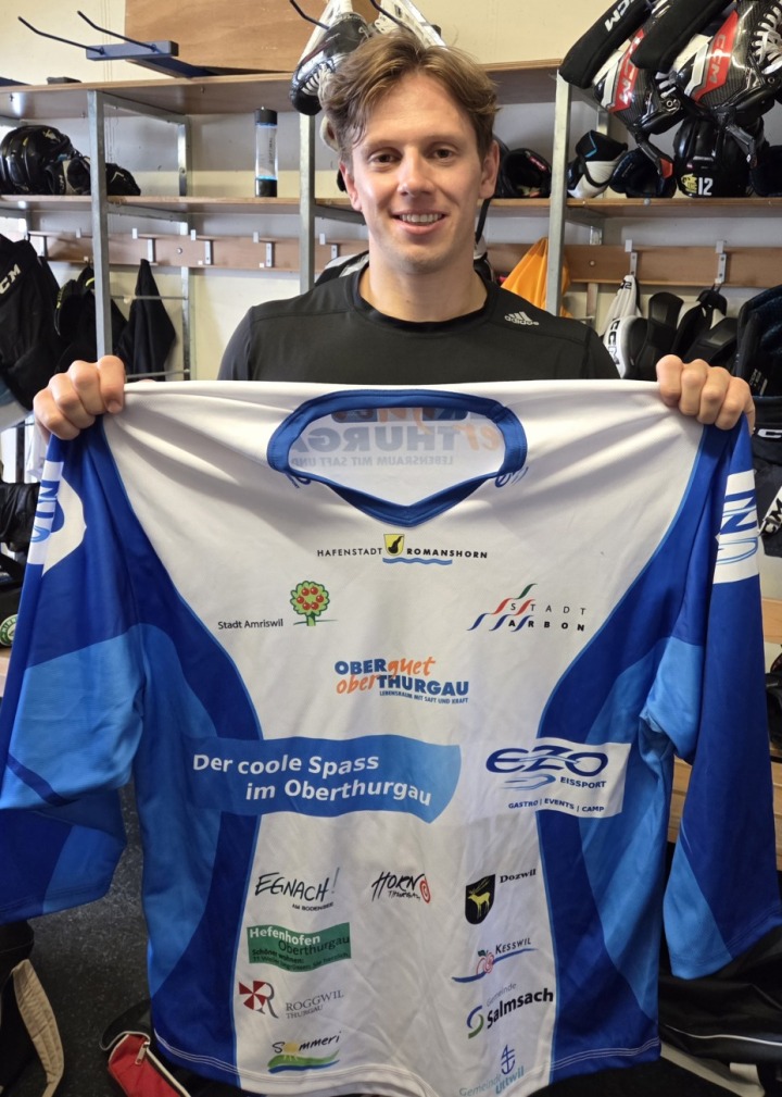 Marco Rossi, Spieler der Minnesota Wild, bereitet sich seit einigen Jahren 3- bis 4-mal wöchentlich im EZO auf die neue Saison vor. Foto: EZO Eissportzentrum Oberthurgau