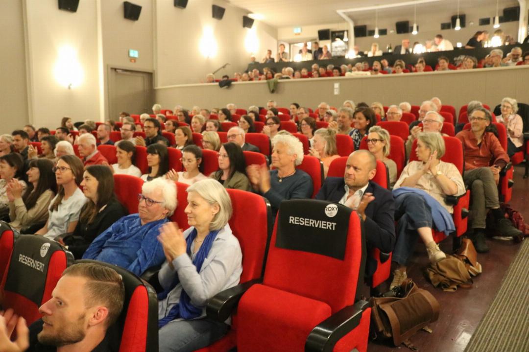 Sehr viele Besucher im Roxy Sehr viele Besucher im Roxy